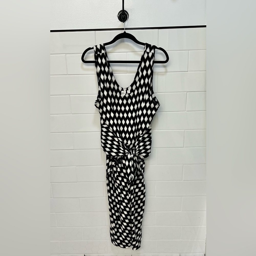GAP Black and White Geometric Midi Dress